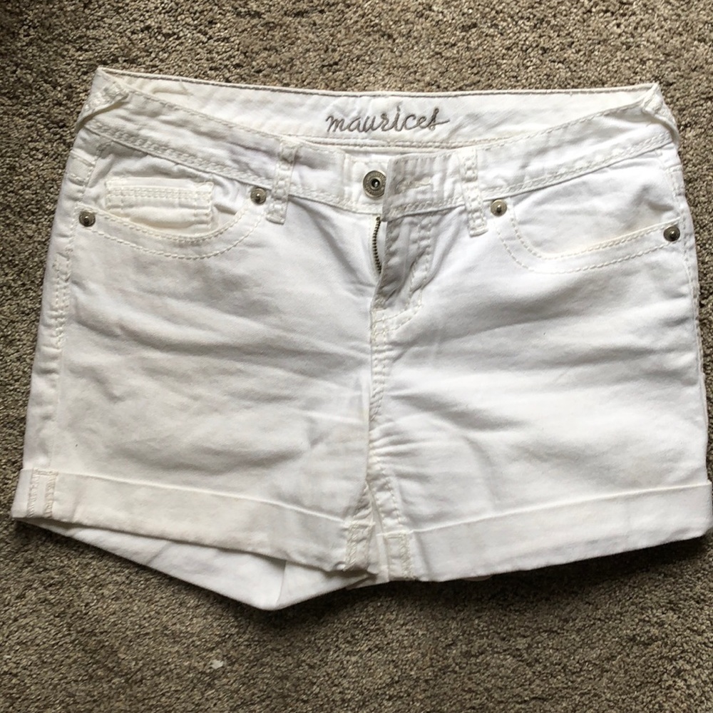 Maurice’s white shorts